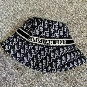 【Dior】バケットハット AirDior DIOR x Jordan バケットハット Navy○関税・送料無料